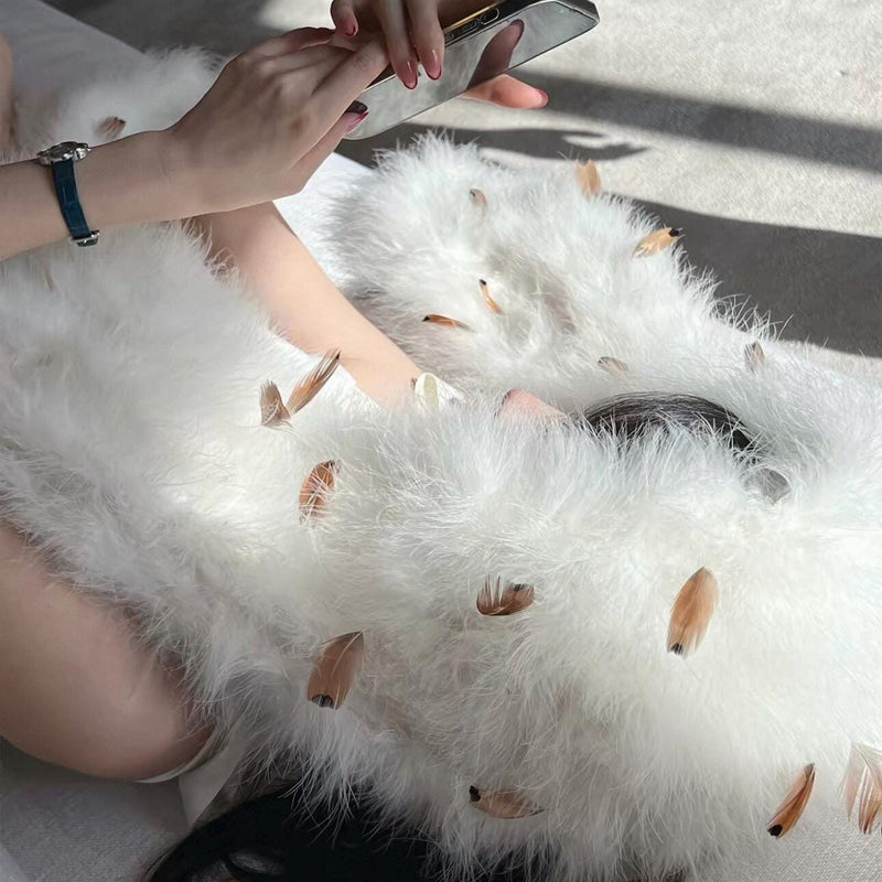 Ostrich Feather Scarf – Plush Winter Shawl with Tassels (Hand-stitched)