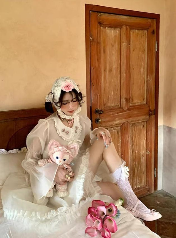 Niche Japanese-style schoolgirl knee-high socks for women, featuring lace trim, rhinestones, and stretchy mesh fabric.Pastoral gifts