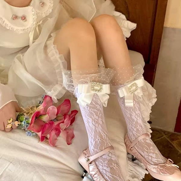 Niche Japanese-style schoolgirl knee-high socks for women, featuring lace trim, rhinestones, and stretchy mesh fabric.Pastoral gifts