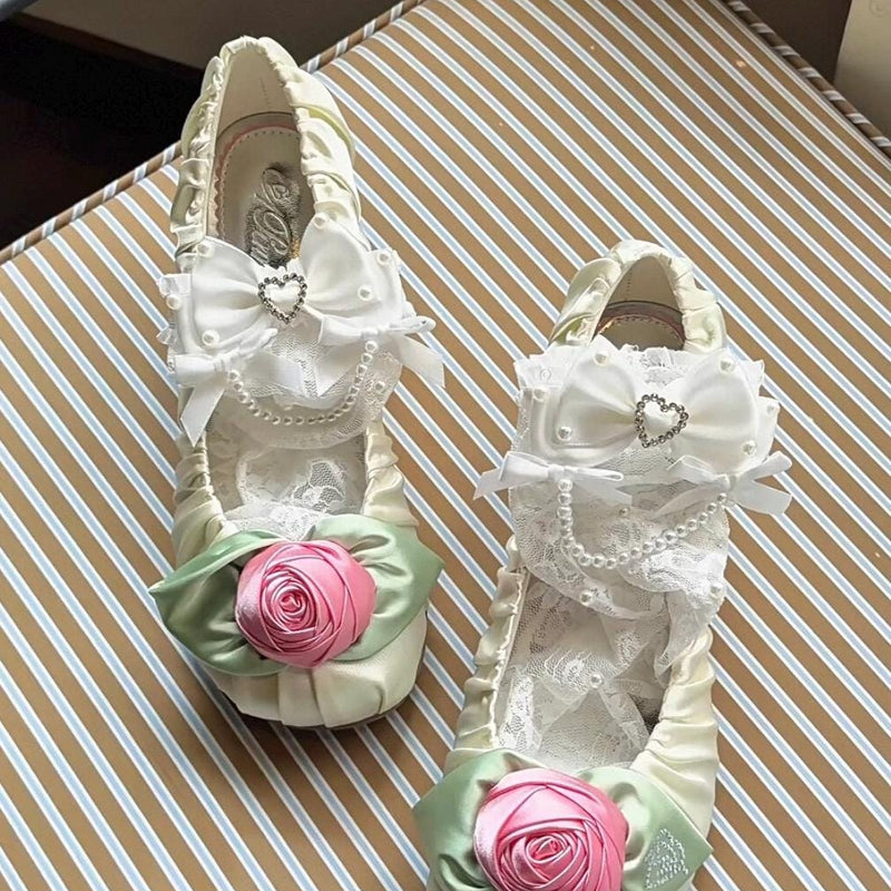 Lolita white mid-calf socks with lace and pearl pendants