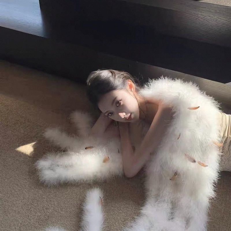 Ostrich Feather Scarf – Plush Winter Shawl with Tassels (Hand-stitched)